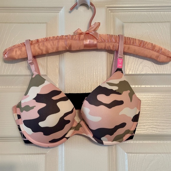 Victoria’s Secret Pink Blush Camouflage Push-up Bra -NWT - Picture 1 of 3